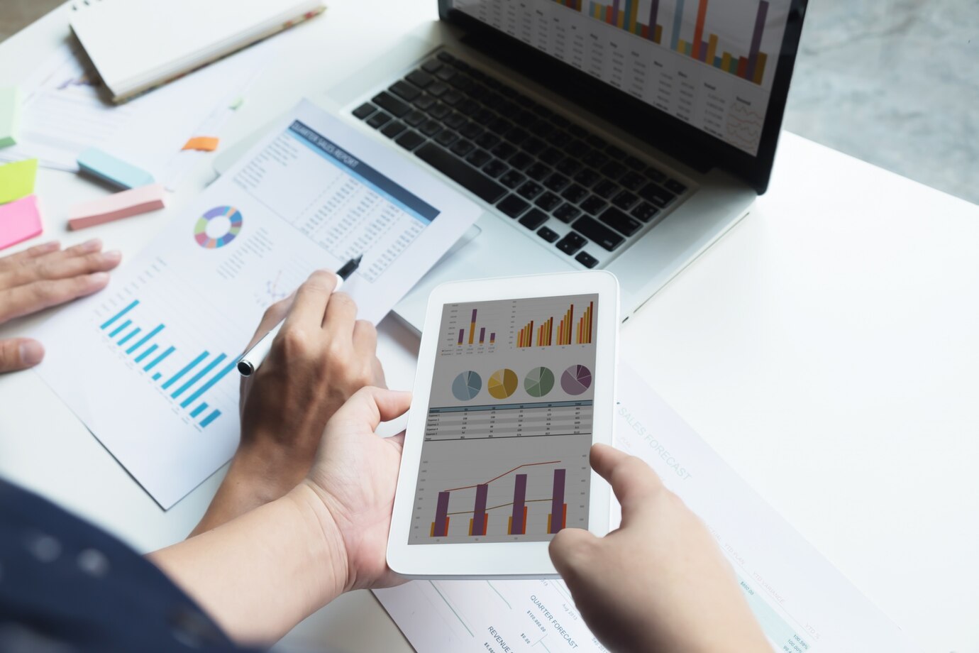 ​La Vision et la Mission de CONSULTING R&amp;D,Nearshore, Recrutement de qualité, Solutions économiques, Rentabilité maximale, Ingénierie, Talents, Assistanat, Architecte, Ingénieur informatique, Solutions digitales, Ressources humaines, Gestion de projet, Conseil stratégique, Support aux entreprises, Marketing digital, Expertise technique, Réduction des coûts, Flexibilité, Scalabilité, Innovation, Sécurité des données, Confidentialité, Services clients, Transformation digitale, Recrutement IT, Collaboration, Solutions RH, Solutions sur mesure, Digitalisation, Compétitivité, Gain financier, Équipe nearshore, Expertise métier, Technologies de l&apos;information, Ingénieur logiciel, Profils recherchés, Consultant en gestion, Analyste de données, Chef de projet TI, Spécialiste en ressources humaines, Externalisation IT, Développeur de logiciels, Optimisation des coûts, Réactivité, sans décalage horaire, Nearshore Tunisie, France, Audit RH, Externalisation des services, Croissance Rentable